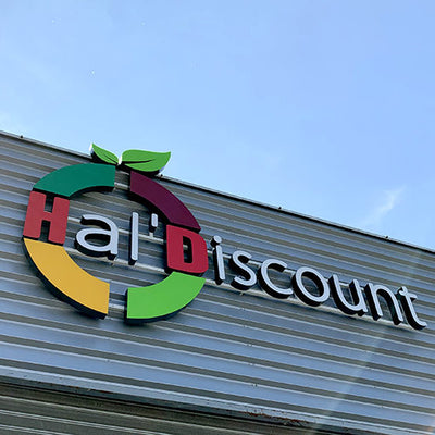 Illuminated lettering for a new store